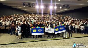 MCom doa chips com 20 GB de internet para alunos de Petrolina e Juazeiro