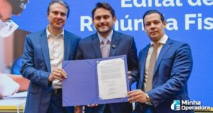MCom e MEC lançam edital R$ 1,2 bilhão levar internet para até 20 mil escolas
