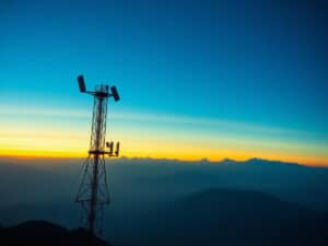 Anatel mira novo marco para satélites após avanço da Starlink no Brasil