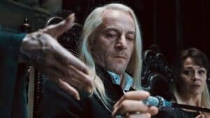 A série Harry Potter Eles são racistas!, Jason Isaacs (Lucius Malfoy)