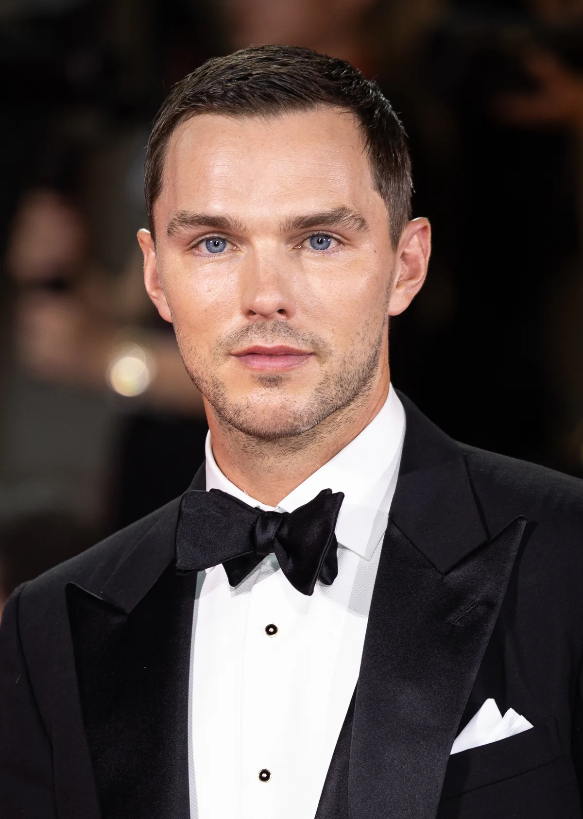 Nicholas Hoult abandona série de Harry Potter por conflito de agenda