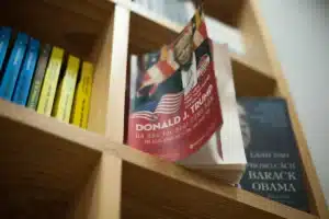 Obama lança podcast sobre livros que moldaram sua visão