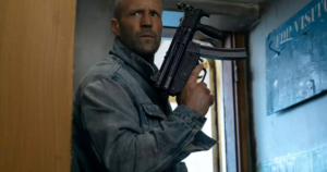 Código: Vingança encontra conforto demais na fórmula de Jason Statham