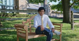 M. Night Shyamalan, diretor de O Sexto Sentido, abre canal no YouTube; confira