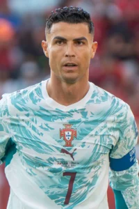 Al Nassr conquista título saudita com dobrete de Cristiano Ronaldo