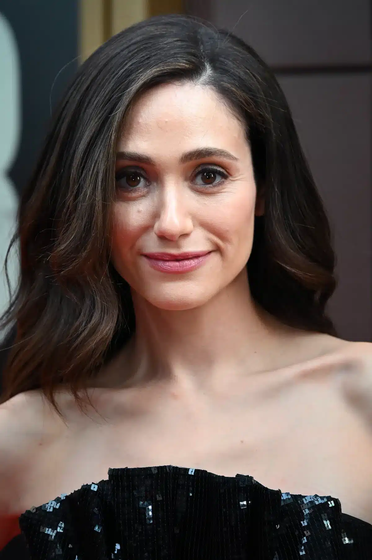 Emmy Rossum: novas alegações sobre comportamento voltam a circular, diz BoredPanda