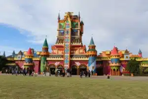 Montanha-russa do Beto Carrero terá 1,4 km e 18 pontos de gravidade zero
