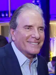 Roberto Justus elogia Rafa em novo ensaio com vestido amarelo