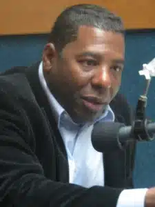 Cantor Netinho retoma quimioterapia após recidiva do câncer em Salvador