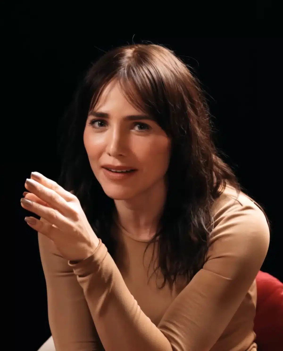 Letícia Colin, protagonista de 'Quem Ama Cuida', fala sobre o papel e cuidados de
